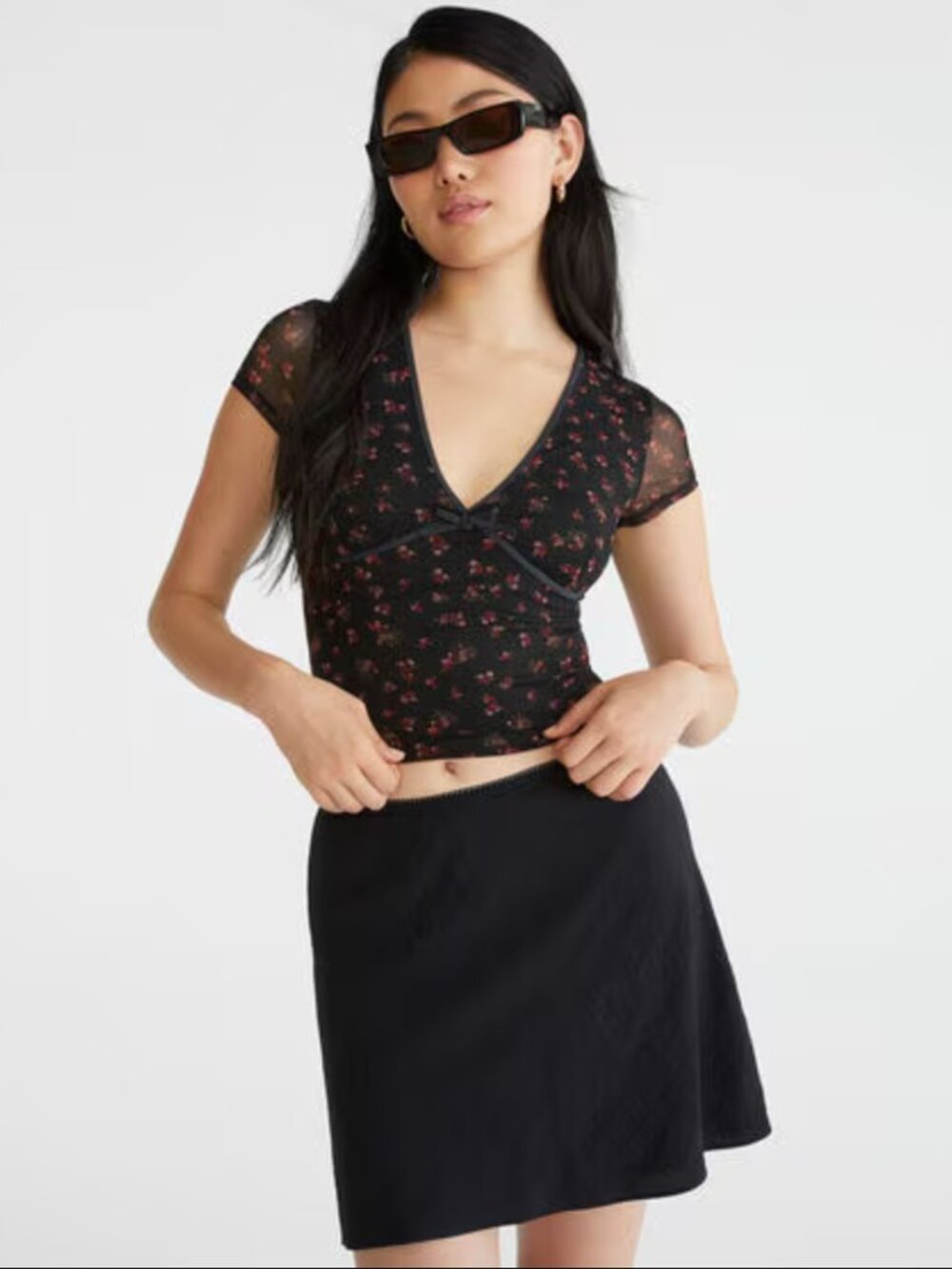 Aeropostale Floral Mesh V-Neck Crop Top Women's Extra Small New with Tags